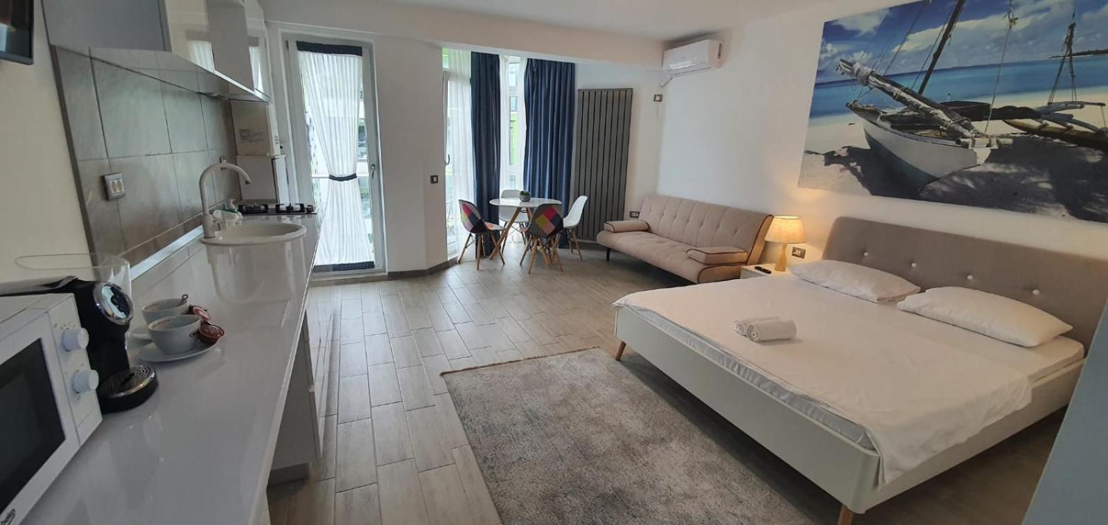 Alezzi Beach Vibe Family Studio With Spa Piscina Interioara Incalzita Sauna Jacuzzi Gym 那沃达利 外观 照片