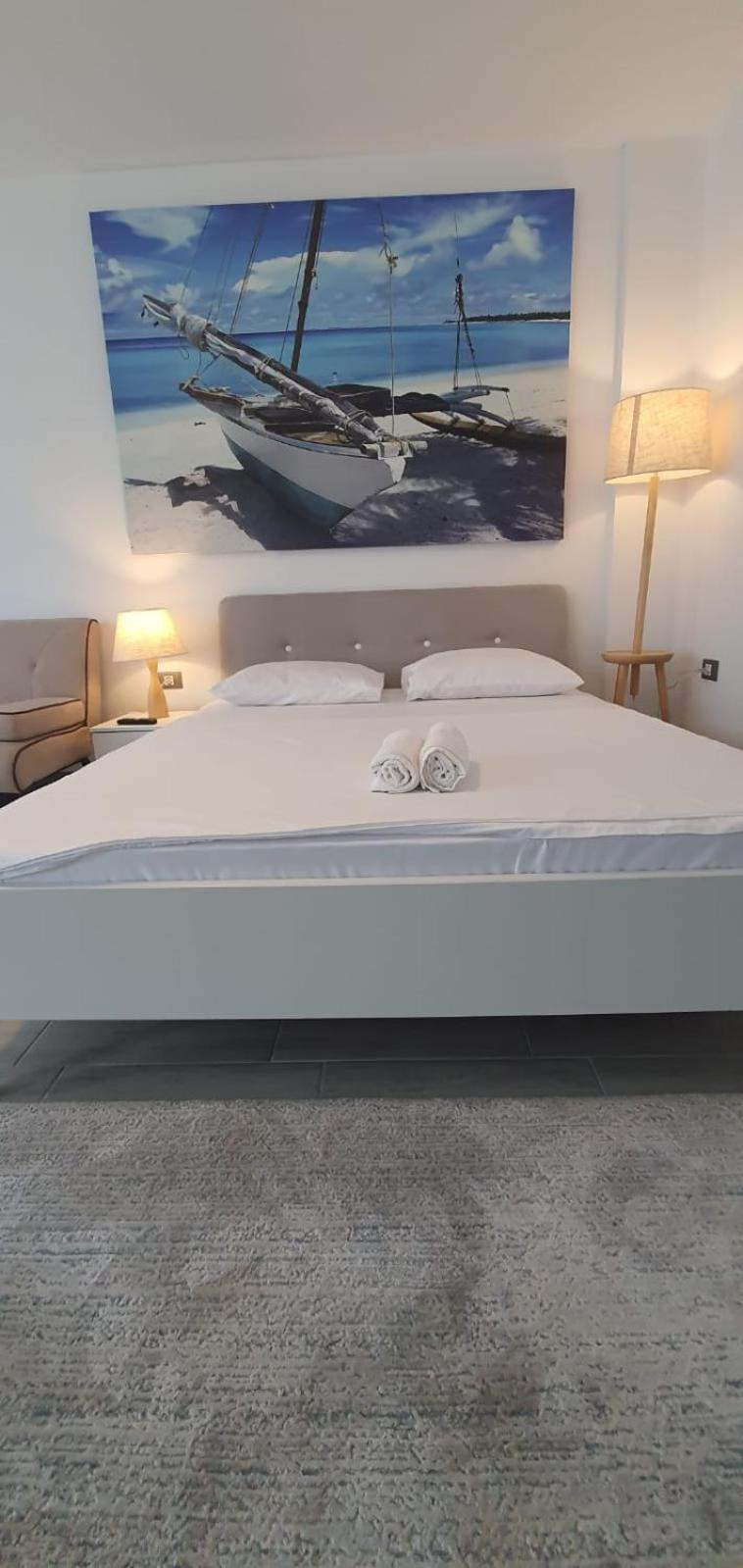 Alezzi Beach Vibe Family Studio With Spa Piscina Interioara Incalzita Sauna Jacuzzi Gym 那沃达利 外观 照片